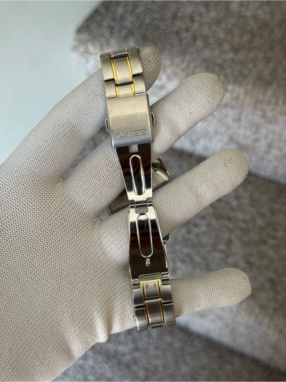 Seiko Black Dial Two-Tone Gold & Silver Bracelet Watch day date Mens Watch